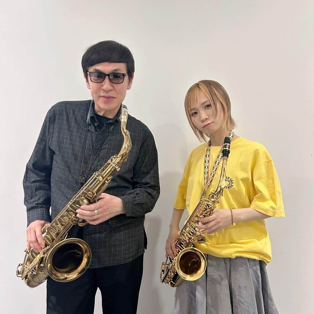 モモコグミカンパニーのインスタグラム：「東京スカパラダイスオーケストラさんのツアーファイナルにて🎷 #東京スカパラダイスオーケストラ  #gamoさん  #アルトサックス  #BiSH #モモコグミカンパニー」