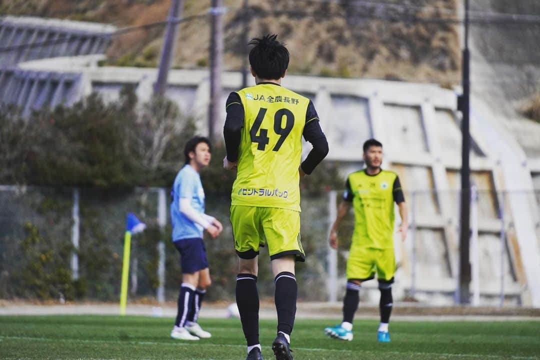 渡邉千真のインスタグラム：「. 今シーズン初の対外試合⚽️ . 個人としてもチームとしてももっと良くなるように⤴️ . 和歌山まで応援に来てくれた方ありがとうございます！ . #初対外試合  #初ゴール #松本山雅fc  #matsumotoyamagafc  #渡邉千真  #49」