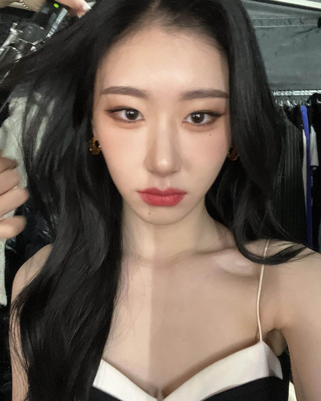 チェリョンさんのインスタグラム写真 - (チェリョンInstagram)「so damn attractive 🖤」1月29日 23時08分 - chaeryeongs.itzy