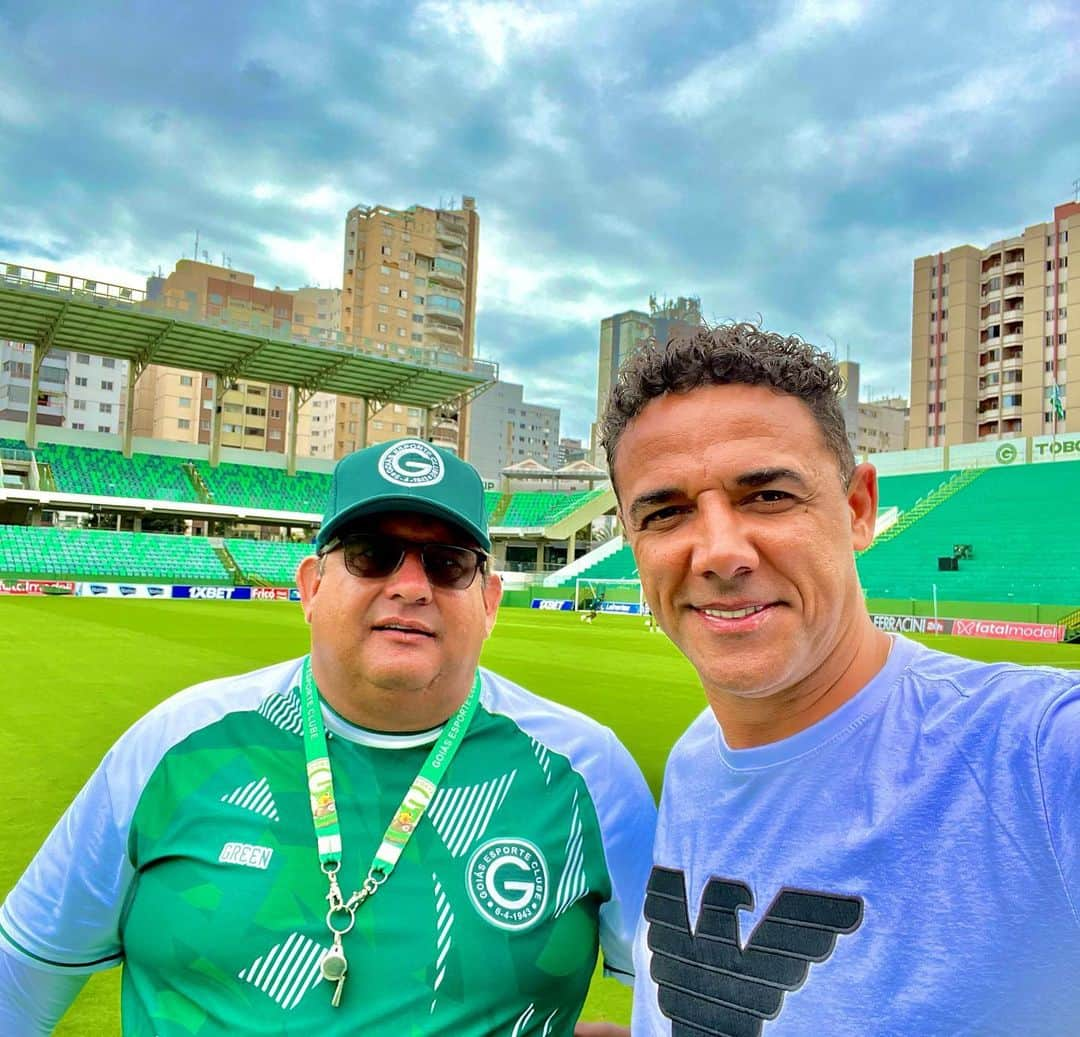 ウェリグトンのインスタグラム：「Quero agradecer de coração ao @goiasoficial Goiás EC pela recepção, em especial ao meu Grande amigo e técnico Guto Ferreira pelo convite. Também quero agradecer ao Harlei vice-presidente e ídolo dessa nação, vcs foram de mais. Uma semana de muita aprendizagem, que com certeza levarei comigo pra sempre. Sorte que esse ano seja de muitas conquistas e vitórias.」