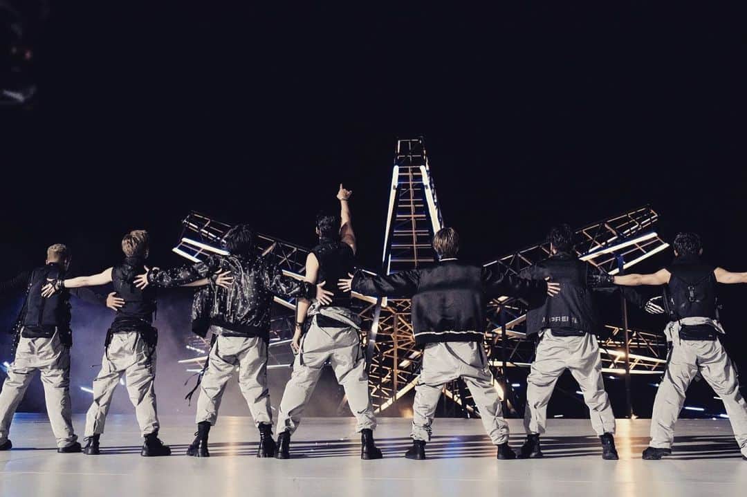 のインスタグラム：「STARS💫 We are back.🌈」