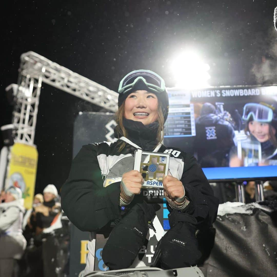 岩渕麗楽のインスタグラム：「🥇🙏 I’ve been dreaming of this for a while…. It was unforgettable night. And huge congrats @zoisynnott , @laurieblouin1 🎉 Thanks coach @yas_sato  Thank you everyone 💛  #xgames #xgames2023」