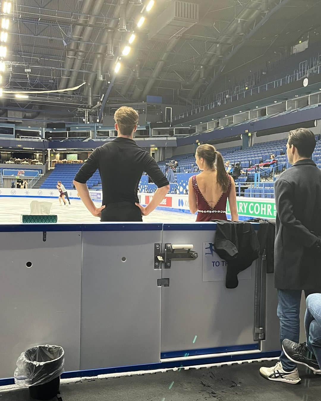 セヴェリン・キーファーさんのインスタグラム写真 - (セヴェリン・キーファーInstagram)「Thank you Espoo for hosting a fantastic 2023 European Championships. @sophia_schaller_00 and @livio_ivo were able to show two performances to be proud of at their first major event together. Lots of potential still but this is only the beginning. Back to work tomorrow and on to Bavarian Open next week 💪🏼 @eisteamsalzburg @skateaustria @skateoakville @brunomarcotte @ju_icy87 @violette_ivanoff @bshalesy @teamschweizer #bettertogether 📷  mostly @textmarkabytm 🙏🏼」1月30日 5時03分 - severin_kiefer