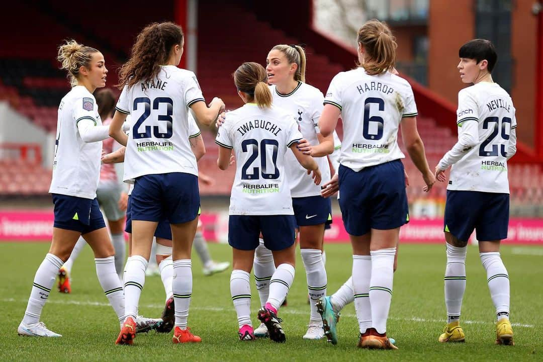 岩渕真奈さんのインスタグラム写真 - (岩渕真奈Instagram)「🤍⚽️  First win ✔︎  First goal ✔︎ Go to next round ✔︎  @spurswomen   #spurs #tottenham」1月30日 5時33分 - iwabuchi.m_jp