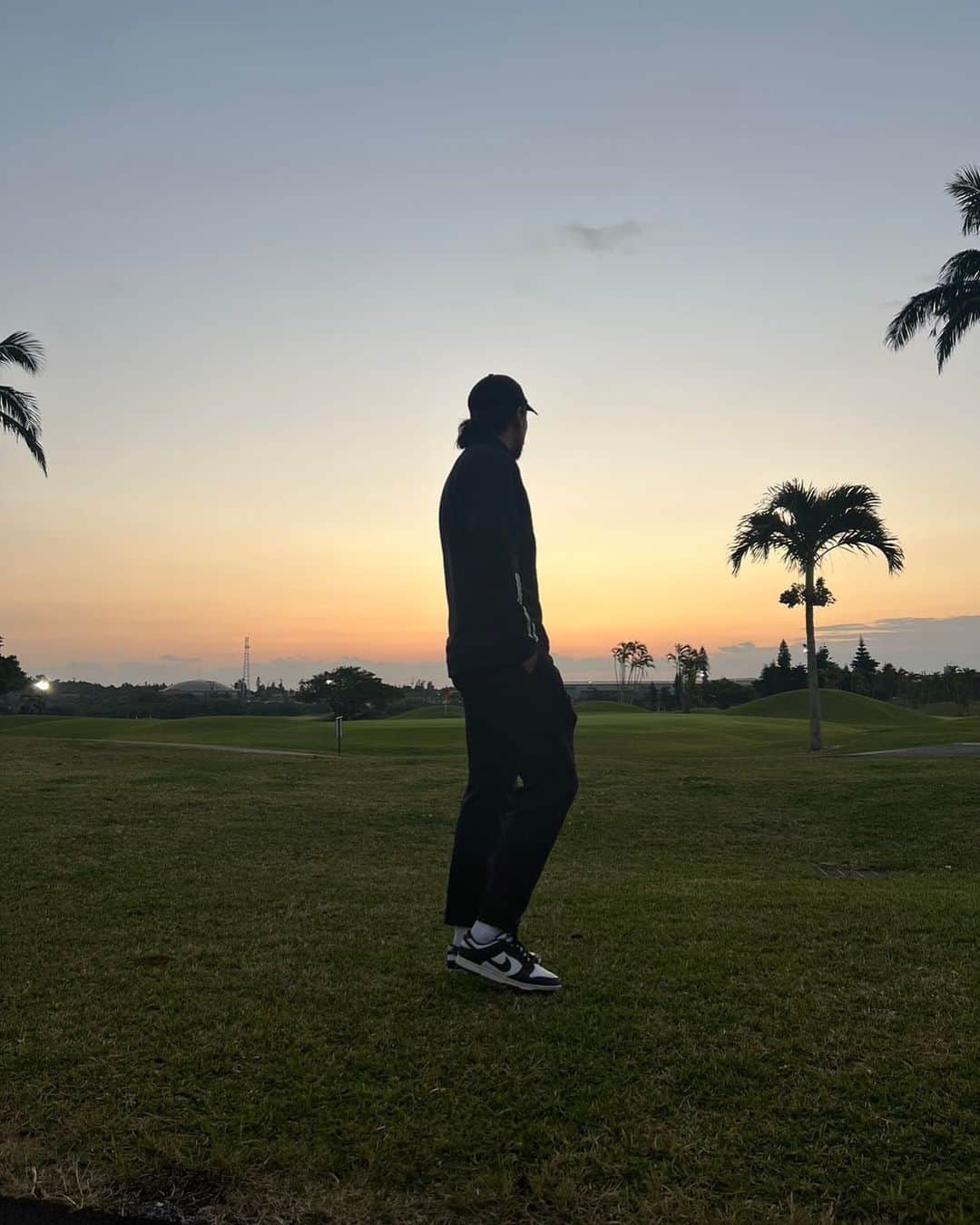 大崎玲央のインスタグラム：「🌅🌴」
