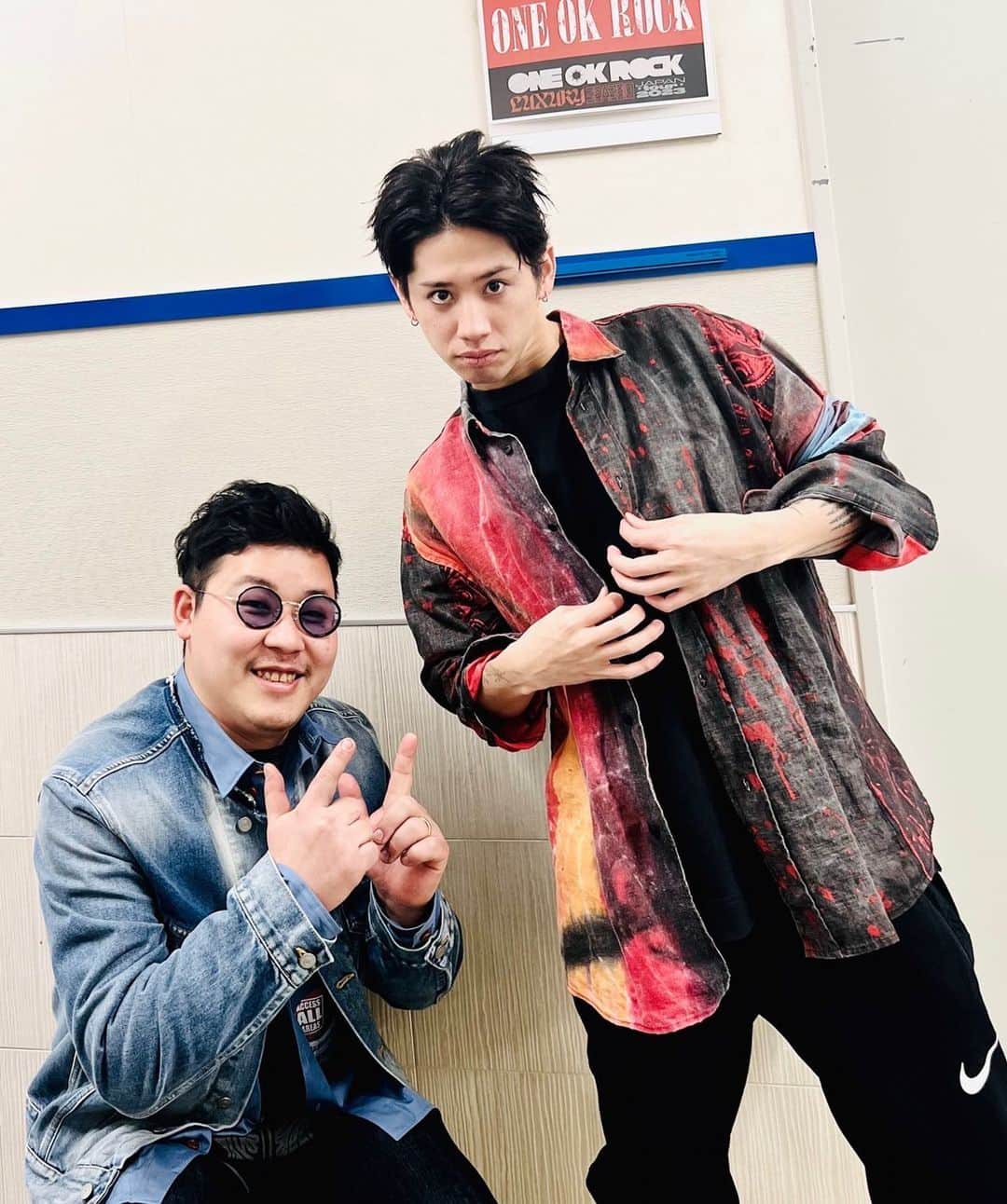 Taka のインスタグラム：「実は今回のドームツアー 井田くんと衣装のコラボしてます！ マジ彼が作った衣装やばすぎ😎 ありがとう！ my brother 😉@yukimasaida」