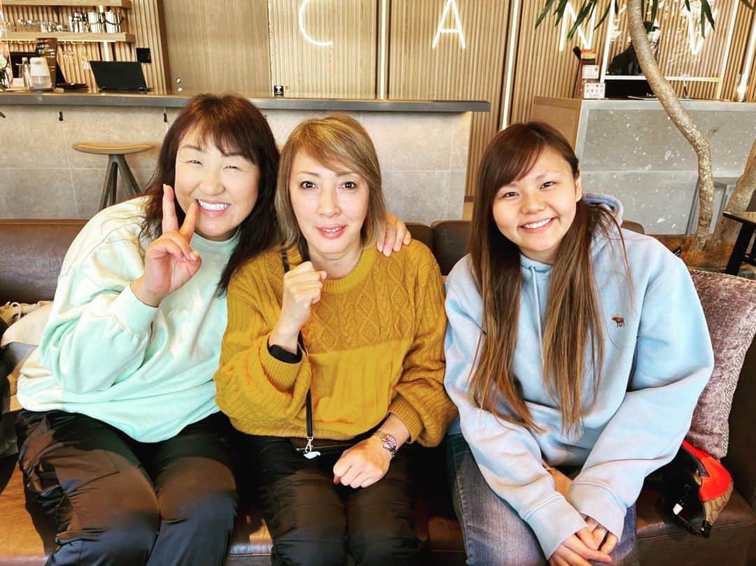 門倉凛のインスタグラム：「⸜ ♡ ⸝  本日 北海道で 尾崎選手とお会いでき ご挨拶させていただきました！！  少しでしたが楽しいお時間を 本当にありがとうございました🥹✨  お写真も一緒に撮らせていただけて 嬉しすぎました🥹💓  貴重…🥹✨  ありがとうございました！！  #凛 #りんちゃんず」