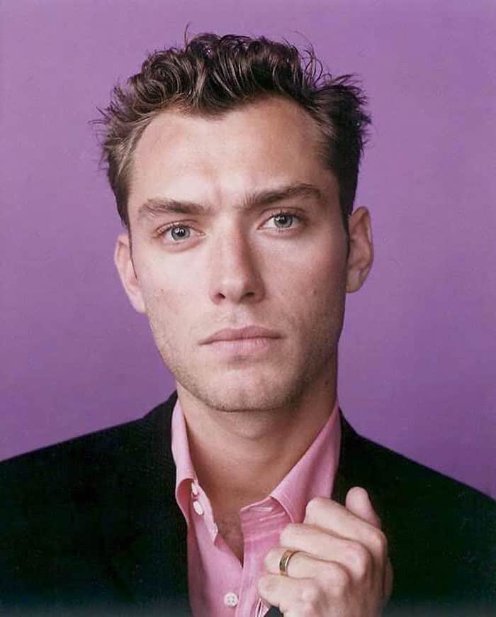 ジュード・ロウのインスタグラム：「📸 Robert Erdmann, 1997  #judelaw #roberterdmann #lawjude」