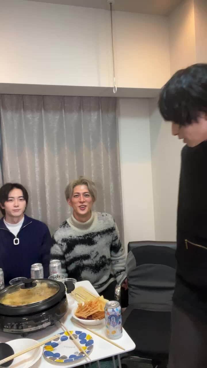 君沢ユウキのインスタグラム：「Pasture新年会😊✨  大好きなみんな  これからも良い夢みたい！」