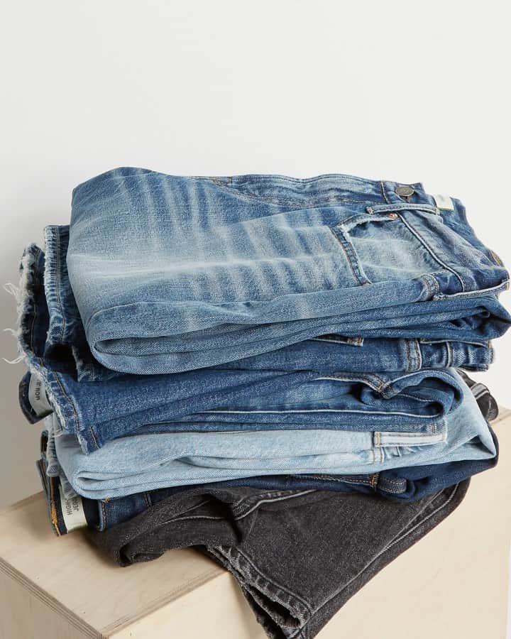 American Eagleのインスタグラム：「Introducing AE77: Our premium, sustainable denim collection made with better ways of washing & crafting so you feel good about the longevity of your most-loved jeans. Tap to 🛍️ new styles.」