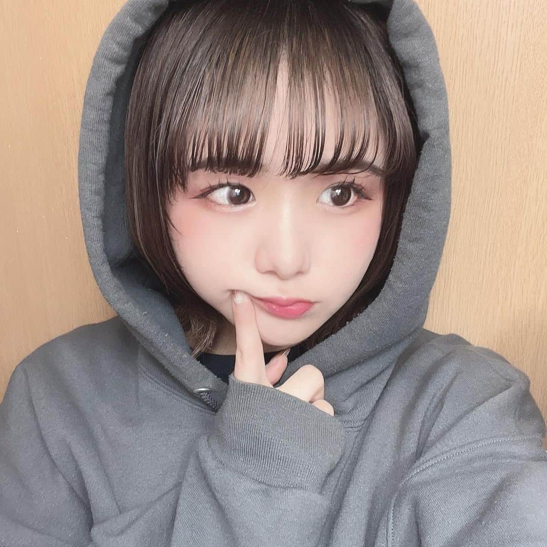 のインスタグラム：「👶→👩 本日すえきち20さいになりました🍼 素敵な大人になれるよう頑張ります^ ^‼️ てことで成長過程どーーーん」