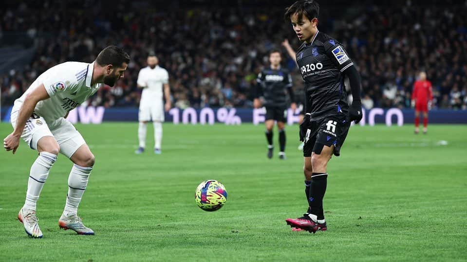 久保建英のインスタグラム：「Un punto importante en un campo muy complicado. Queremos mas en la segunda vuelta💙🤍   #kubo  #takefusakubo  #久保建英  #realsociedad」