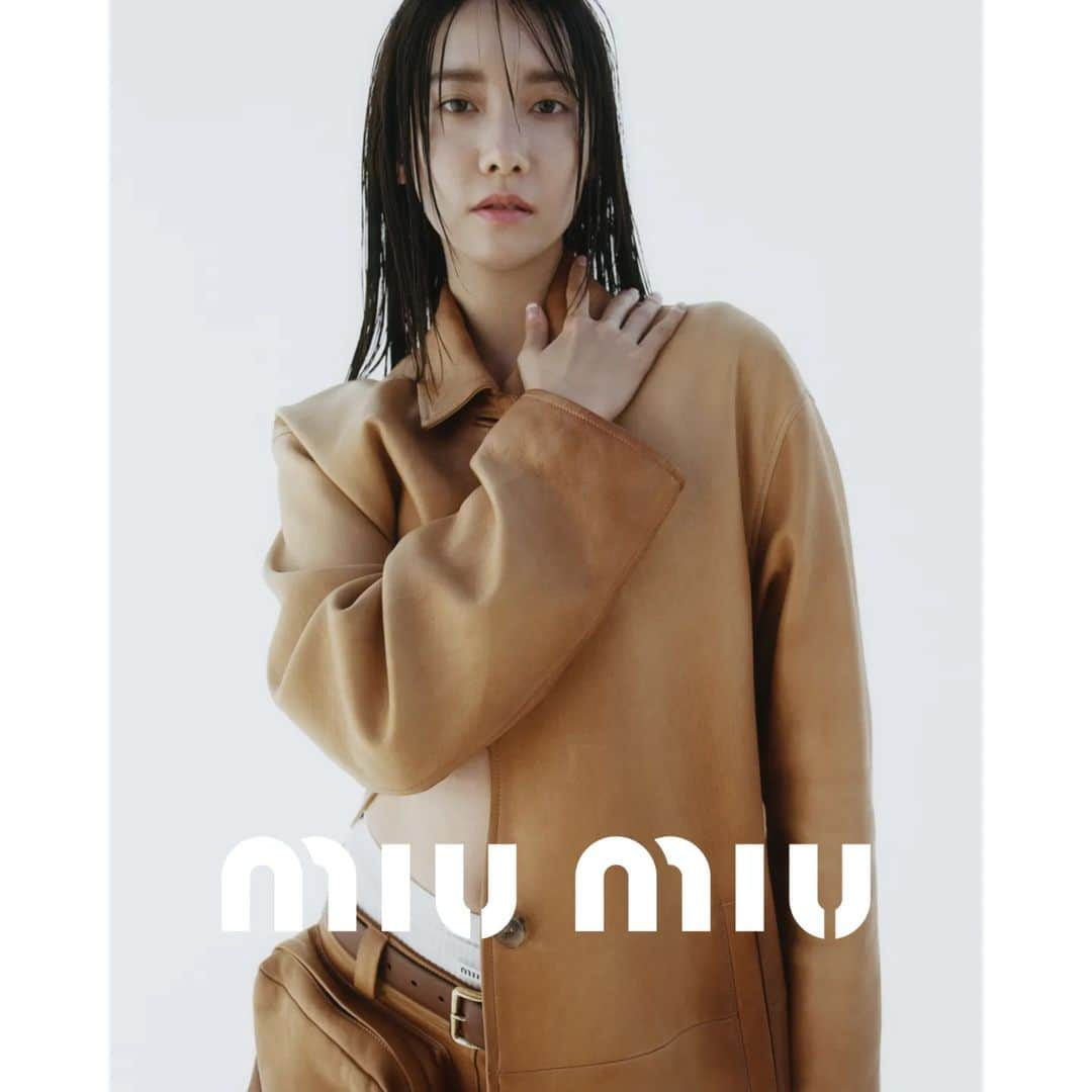 ユナさんのインスタグラム写真 - (ユナInstagram)「🤎 MIU MIU SPRING/SUMMER 2023 ADV CAMPAIGN @MiuMiu Photography: @ZoeGhertner  Styling: @LottaVolkova #MiuMiu #MiuMiuSS23」1月30日 18時57分 - yoona__lim