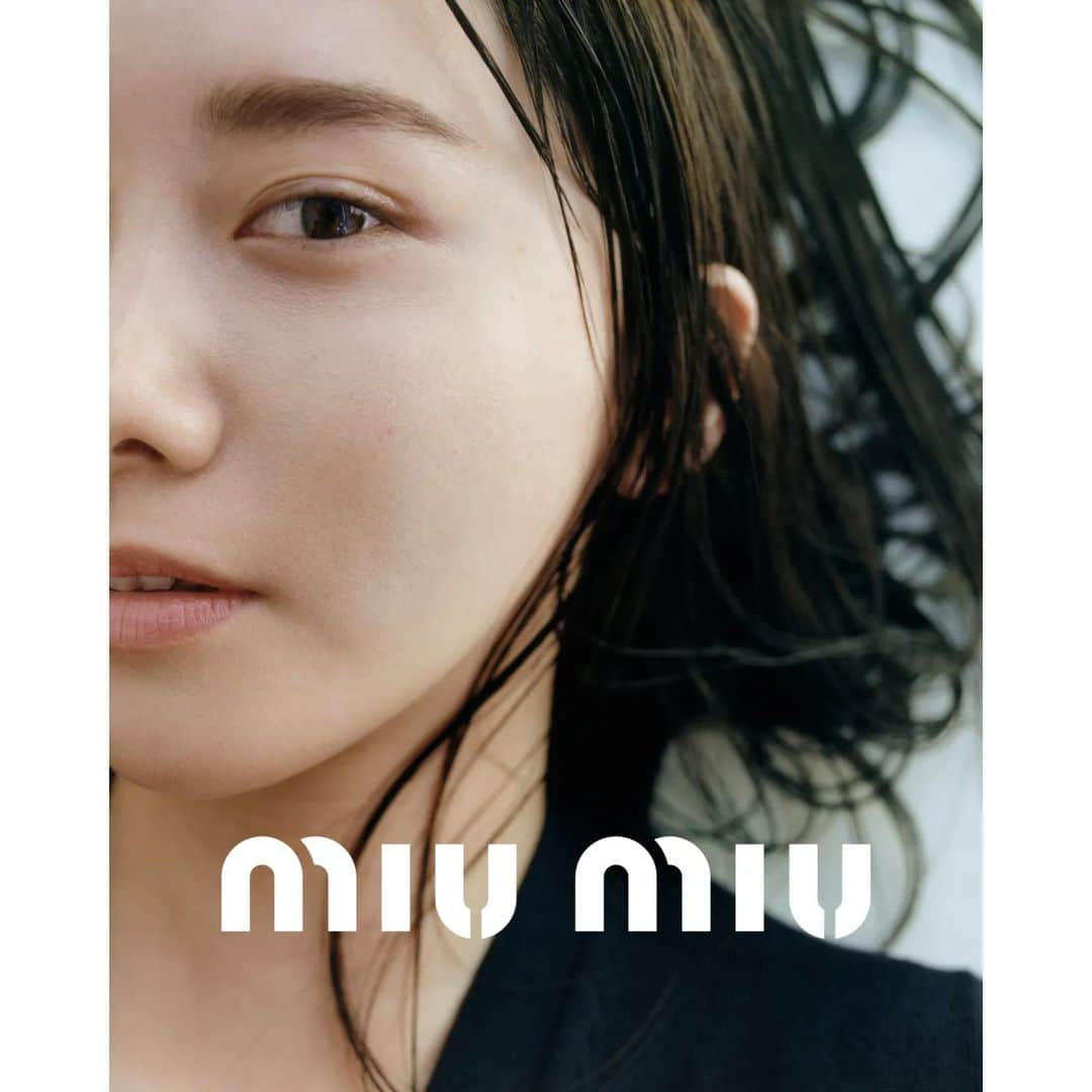 ユナさんのインスタグラム写真 - (ユナInstagram)「🤎 MIU MIU SPRING/SUMMER 2023 ADV CAMPAIGN @MiuMiu Photography: @ZoeGhertner  Styling: @LottaVolkova #MiuMiu #MiuMiuSS23」1月30日 18時57分 - yoona__lim