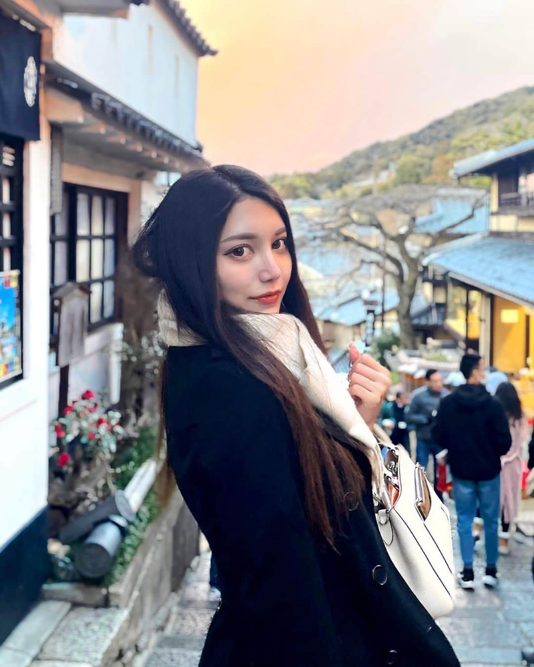 サントス飛鳥のインスタグラム：「京都の友達に会いに行ってきました！ 日曜日の素敵な使い方♡   #京都 #清水寺 #キャバクラ #キャバ嬢 #夜の街 #夜職  #キャバ嬢ヘアメイク #ラウンジ #キャバ #名古屋 #歌舞伎町 #すすきの #北新地 #selfie #like #instagood  #fashion #style  #소통해요  #自拍#粉我  #selfiegram #02 #l4l #likesforlike」