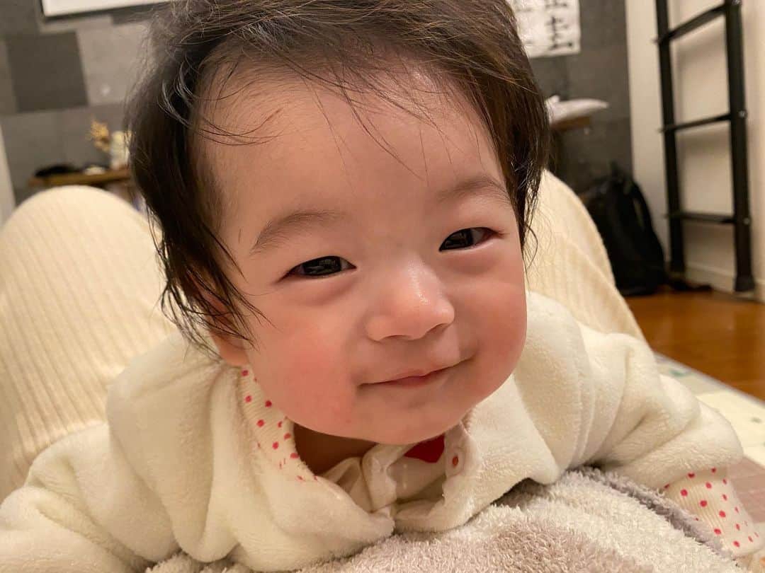 艾芊芊さんのインスタグラム写真 - (艾芊芊Instagram)「おはようございます！もちですよ❤️#赤ちゃんのいる生活 #赤ちゃん」1月30日 19時56分 - iceykoko