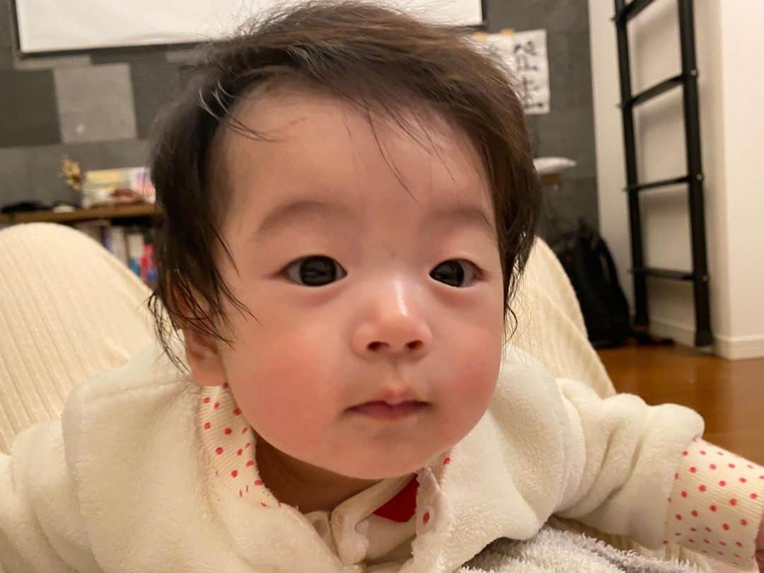 艾芊芊さんのインスタグラム写真 - (艾芊芊Instagram)「おはようございます！もちですよ❤️#赤ちゃんのいる生活 #赤ちゃん」1月30日 19時56分 - iceykoko