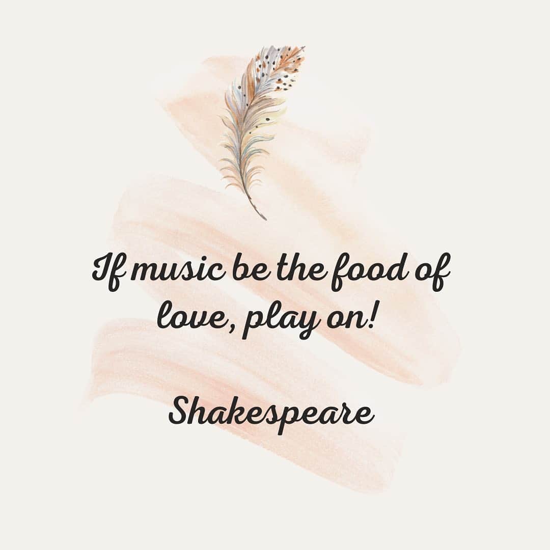 金子実加さんのインスタグラム写真 - (金子実加Instagram)「Shakespeare  もし、音楽が恋の食べ物となるなら、 (愛が糧となるなら)つづけてくれ。 If music be the food of love, play on! 作品解説 『十二夜』1幕1場  #名言 #インスピレーション #偉人の言葉 #シェイクスピア #shakespeare #ifmusicbethefoodofloveplayon #music」1月30日 21時59分 - kanekomika0127