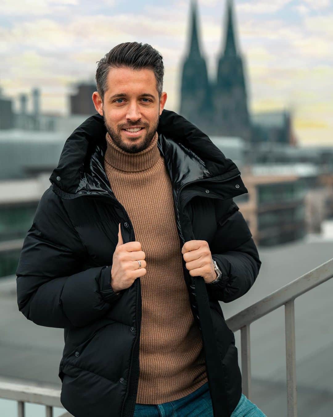 マルク・ウートのインスタグラム：「Cold winter days in Cologne❄️  #nomorewordsneeded」
