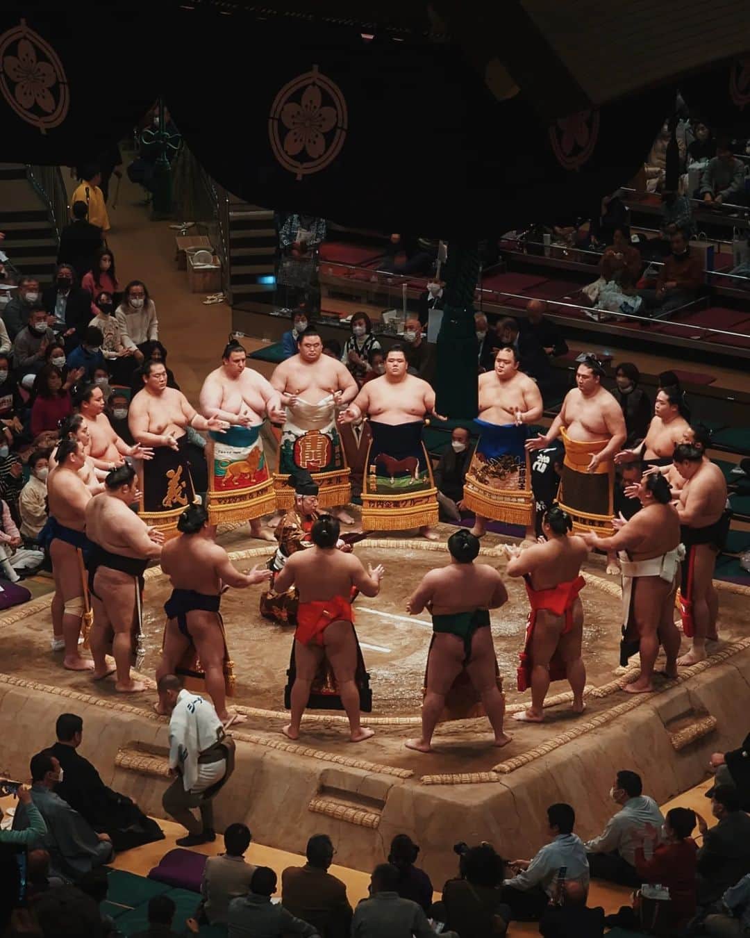 福田洋昭のインスタグラム：「国技館で開催された大相撲本場所に行ってきました🎌 Attended my first Sumo tournament!  #GooglePixelの超解像ズームのお陰で席から撮れました #Pixelで撮影 #TeamPixel #ad」