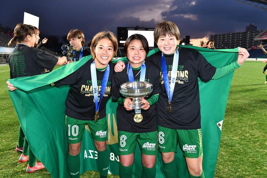 三浦成美のインスタグラム：「みんなありがとう。 最高の仲間に感謝😭 #日テレ東京ヴェルディベレーザ #皇后杯」