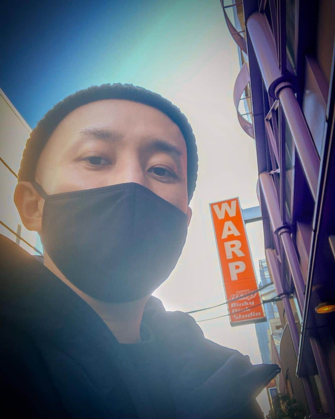 のインスタグラム：「楽しかったなぁ〜。昨日。 . ーーーーー . 1/29(日)吉祥寺WARP 「SMALL LAKE!!-special-」 . 明日、照らす  (サポート: Ba.小西悠太(tacica)/Dr.大岡源一郎) ザ・ラヂオカセッツ GOING UNDER GROUND . ーーーーー . 明日、照らす セットリスト . 1. THE WORLD IS MINE 2.僕のコートニーラブについて 3.ビタミン 4.東京サーモグラフィー 5.K 6.16歳だった 7.xoxo 8.あの娘を返せ . ーーーーー」