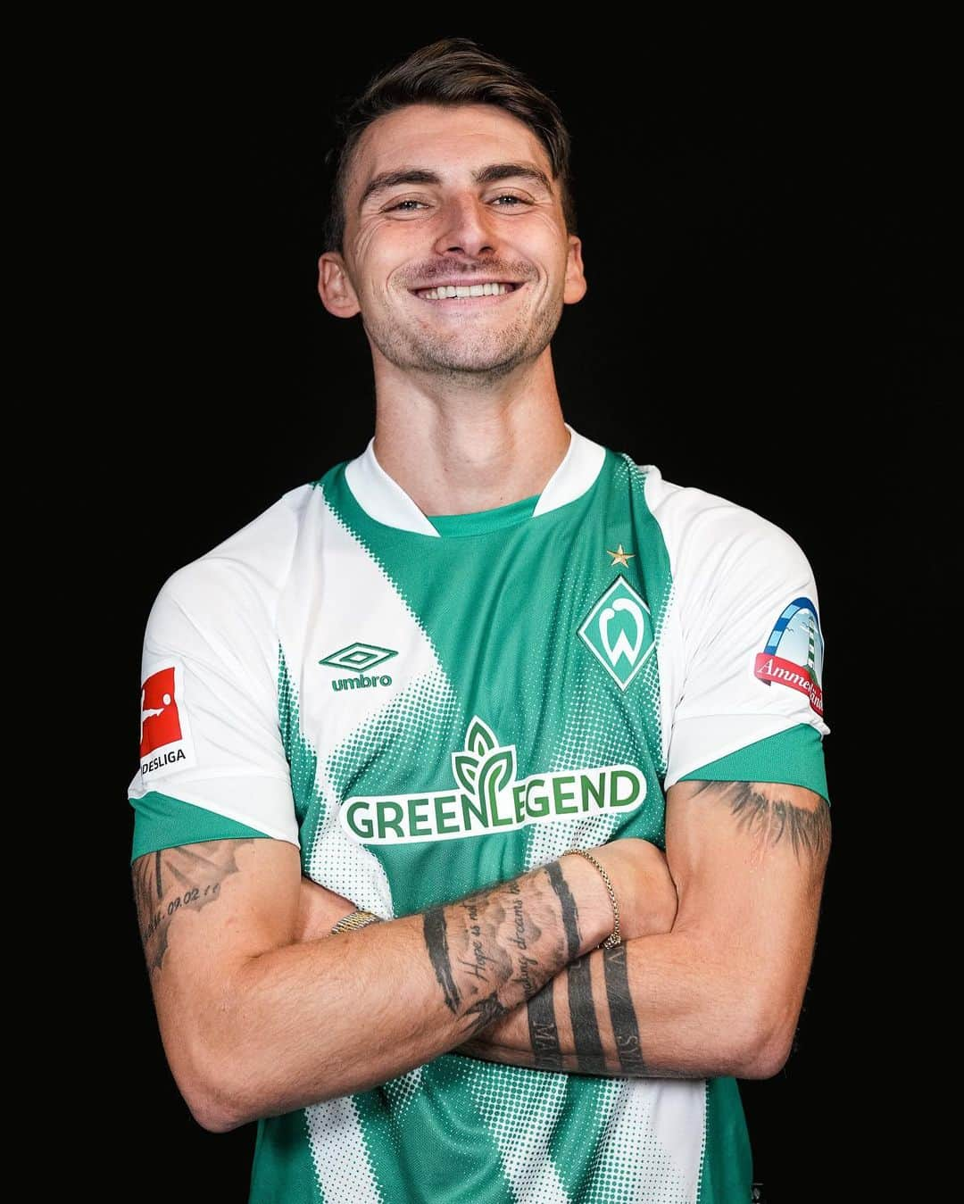 マクシミリアン・フィリップのインスタグラム：「Willkommen in Bremen 💚 Moin Mili 🤍  Fix: Der SV Werder Bremen hat sich mit dem VfL Wolfsburg auf eine Leihe von Maximilian Philipp verständigt.  Der 28-jährige Offensivspieler wechselt bis Saisonende an den Osterdeich.  ____ #werder #bremen #svw #llgw #moinmili」