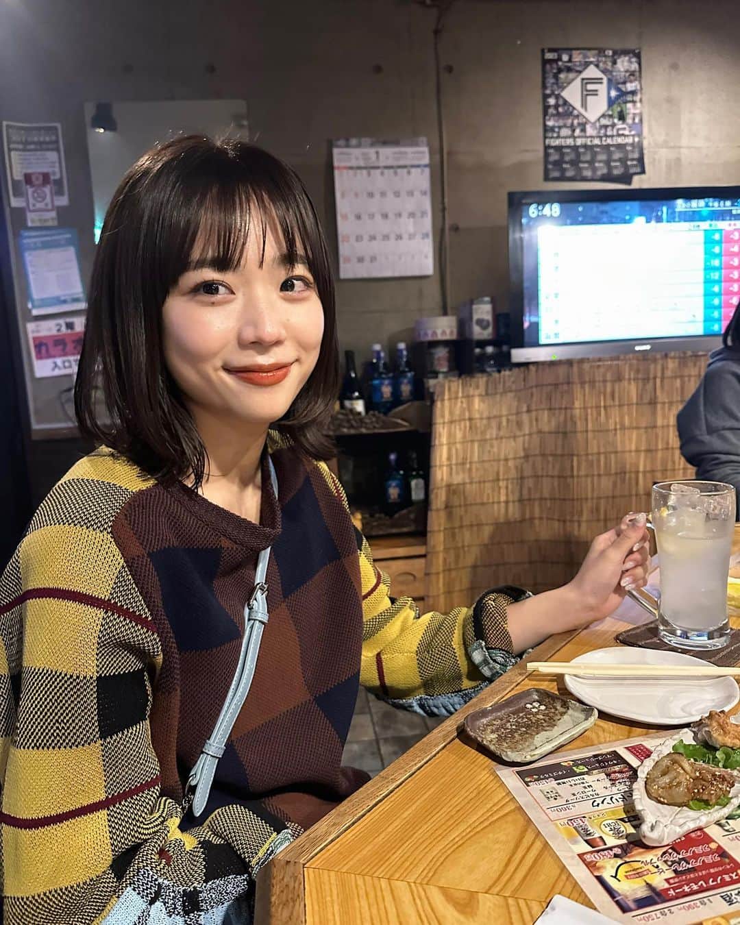 西菜葉乃のインスタグラム：「高校一年生ぶりのボブ✂︎」