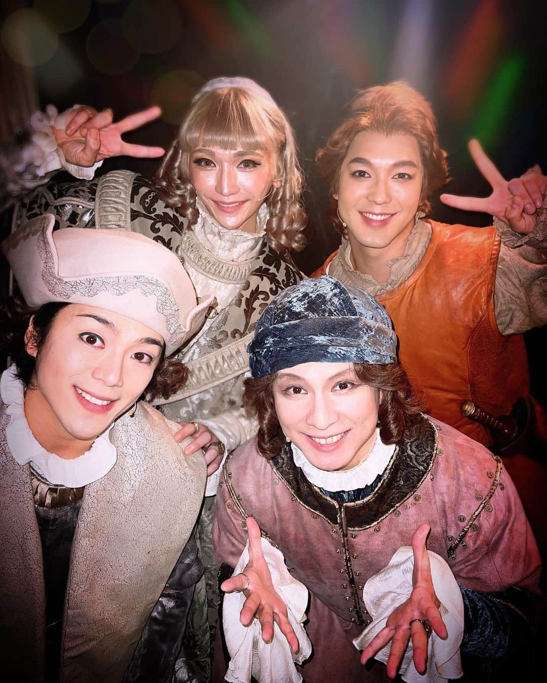 丘山晴己さんのインスタグラム写真 - (丘山晴己Instagram)「今日もマチソワありがとうございました❤️❤️✨ 素敵なキャストに囲まれてハピメンでございます‼️‼️✨🕴️🕴️🕴️🕴️🕴️🕴️🕴️ #insta」1月30日 22時42分 - haruki_kiyama