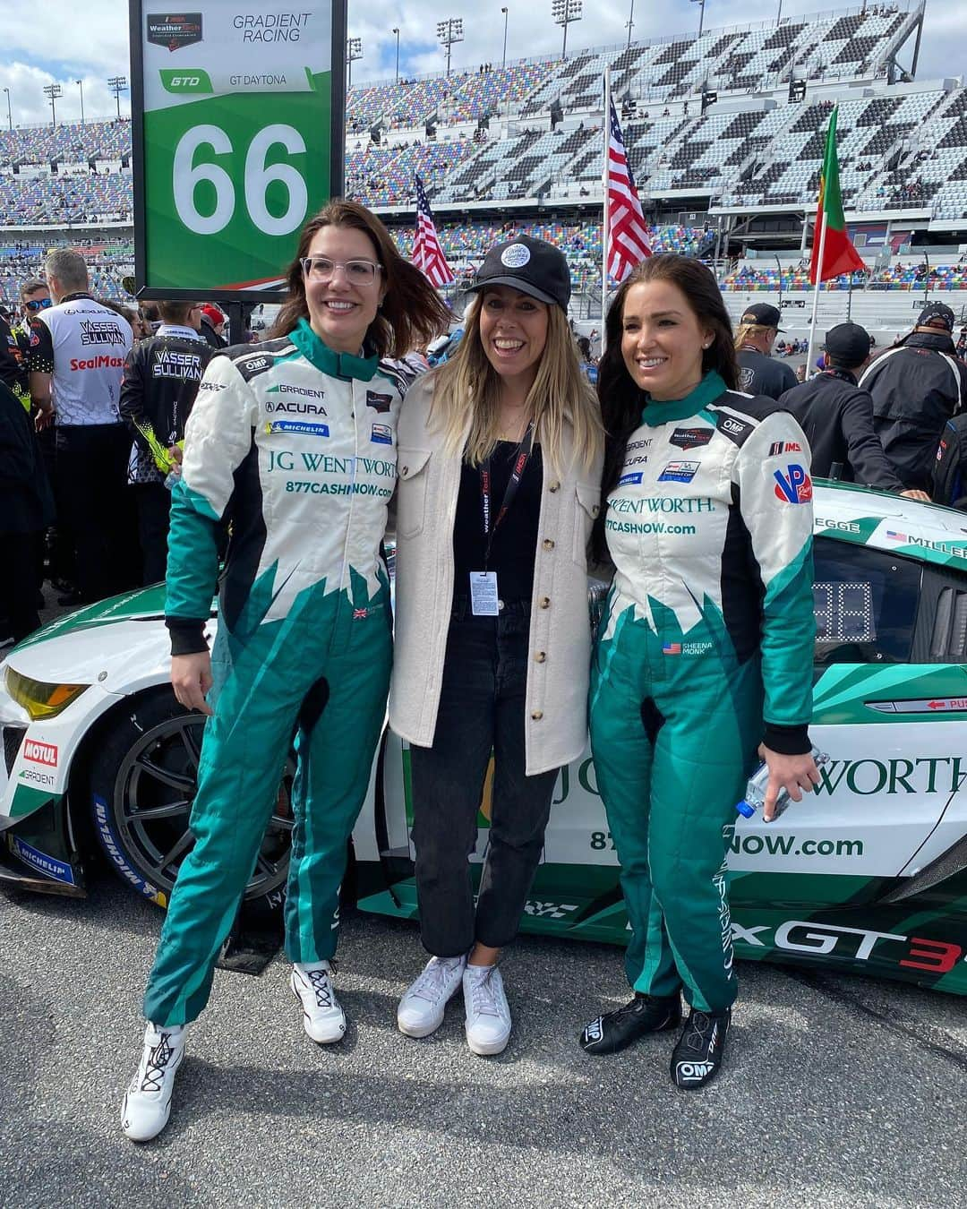 Pernilla Lindbergさんのインスタグラム写真 - (Pernilla LindbergInstagram)「What an amazing experience to see what’s involved in getting a car, team and drivers ready to race for 24 hours straight at the highest level. So impressive!  It was a real pleasure to meet the @gradientracing team and @sheenamonk_  @katherineracing. Both are avid golfers and the @lpga_tour hosted them at our opening event of the year in Orlando. I want to thank them both and congratulate them on a great performance yesterday. It was very eye opening to see what’s involved in the lead up to the biggest race of the year and get to witness it up close!」1月30日 23時17分 - pernillagolf