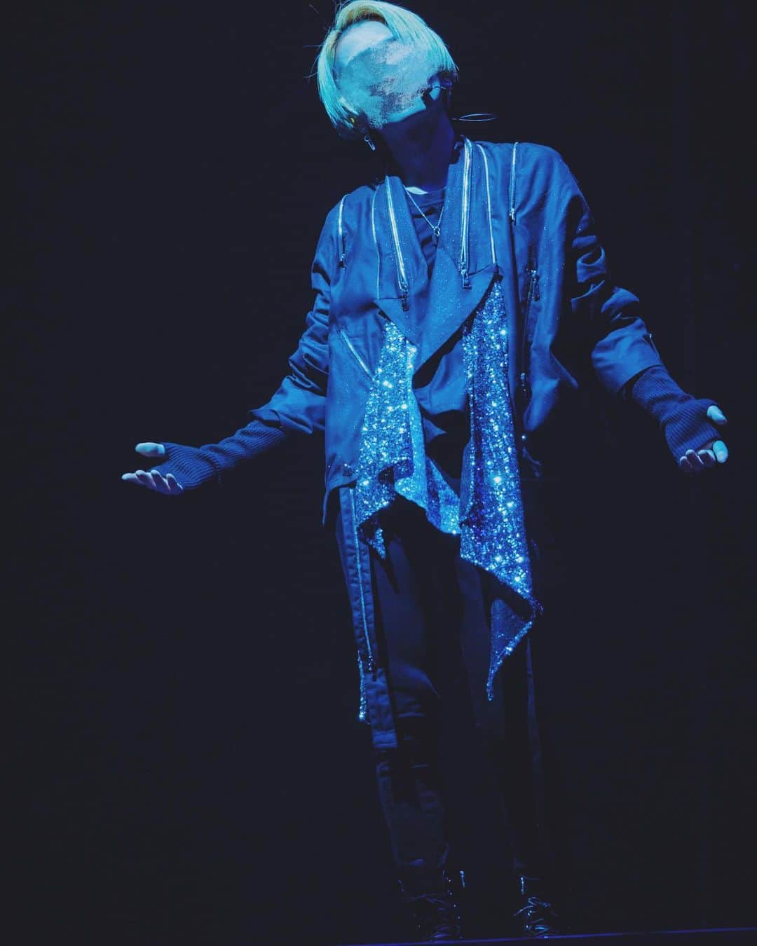 るぅとのインスタグラム：「黒衣装Love🖤💛」