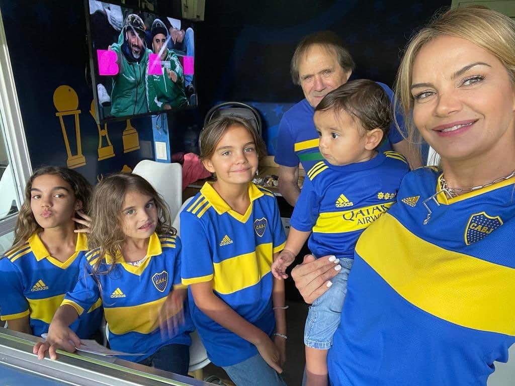 セルヒオ・ロメロのインスタグラム：「Gracias a ustedes por estar y bancarme todo este tiempo , se nos hizo largo el viaje pero el día llegó, con 3 puntos y un 0 !!! Las/Lo amo mucho, son mi vida😍😍😍😍😍🥰🥰🥰🥰🥰🤜🤛🫡 ahora a disfrutar !!!」