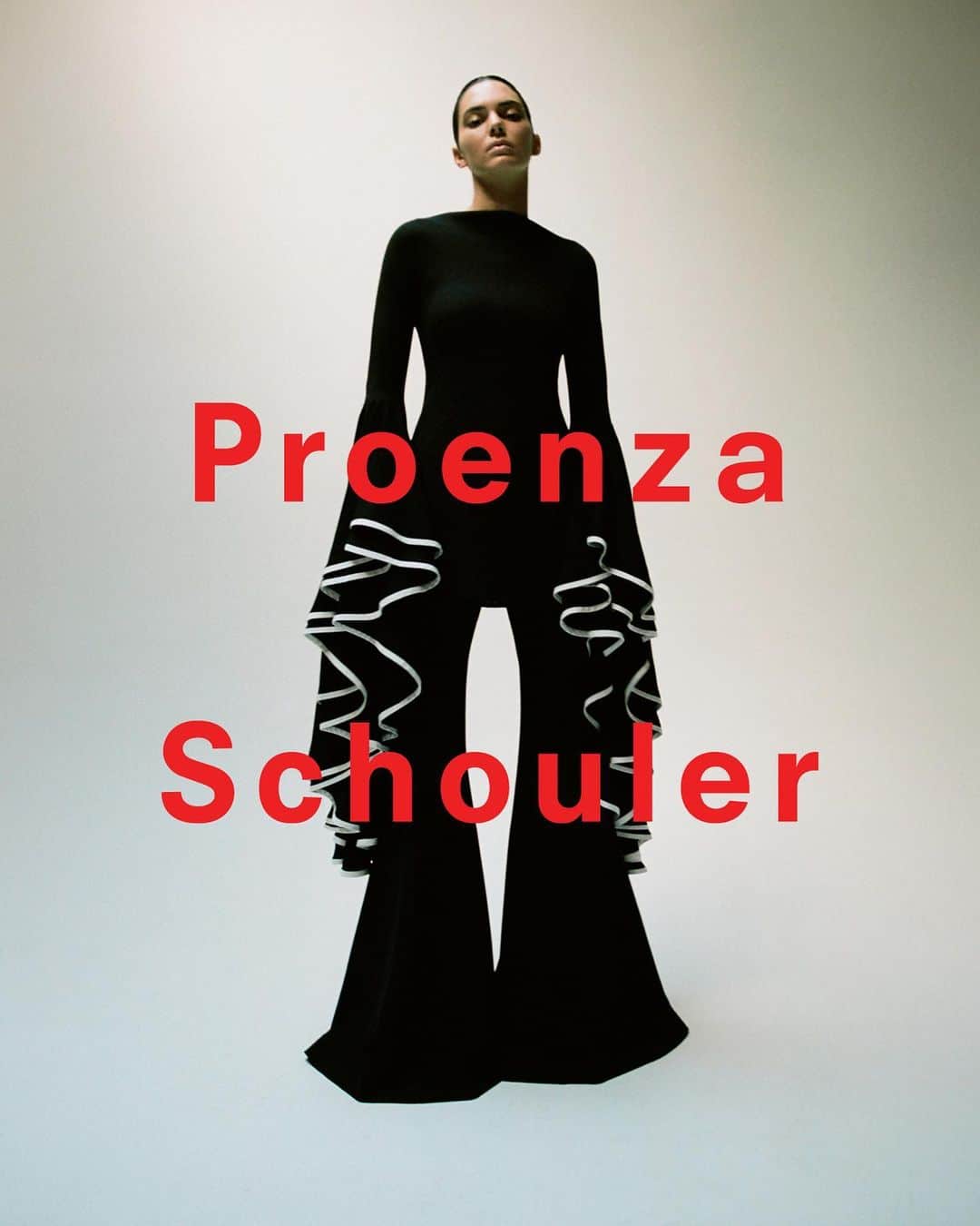 ケンダル・ジェンナーのインスタグラム：「@proenzaschouler SS23 campaign by @d.avit」