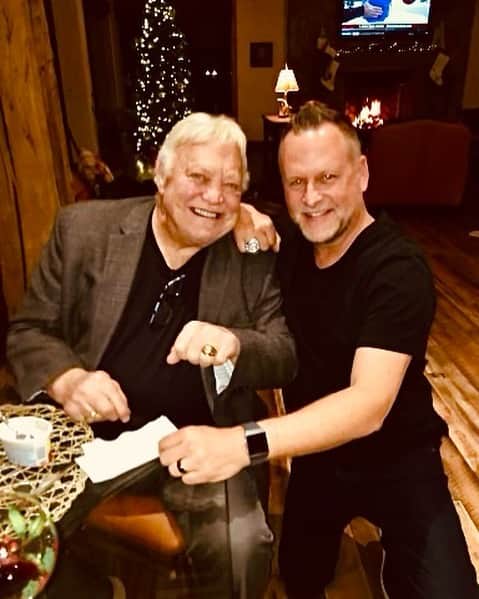 デイブ・クーリエのインスタグラム：「So many great stories and laughs over the years. #ripgoldenjet #bobbyhull @mardihull @bobbyhull13」