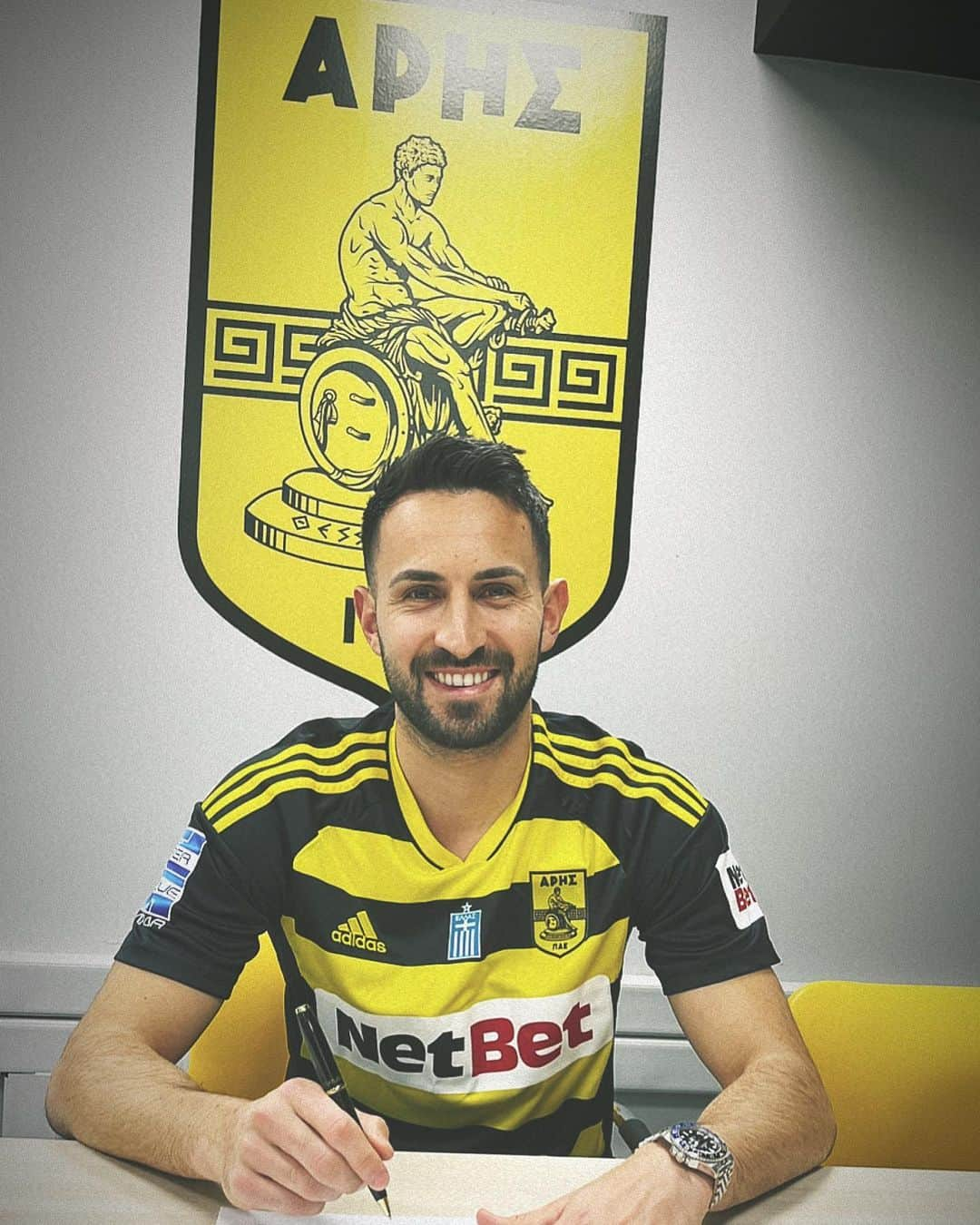 ルーカス・ルップさんのインスタグラム写真 - (ルーカス・ルップInstagram)「I m very happy to announce that I’ll join the Aris family and i can’t wait to experience the atmosphere at Kl. Vikelidis stadium  Vamos Aris 🟡⚫️」1月31日 2時45分 - ruppinho7