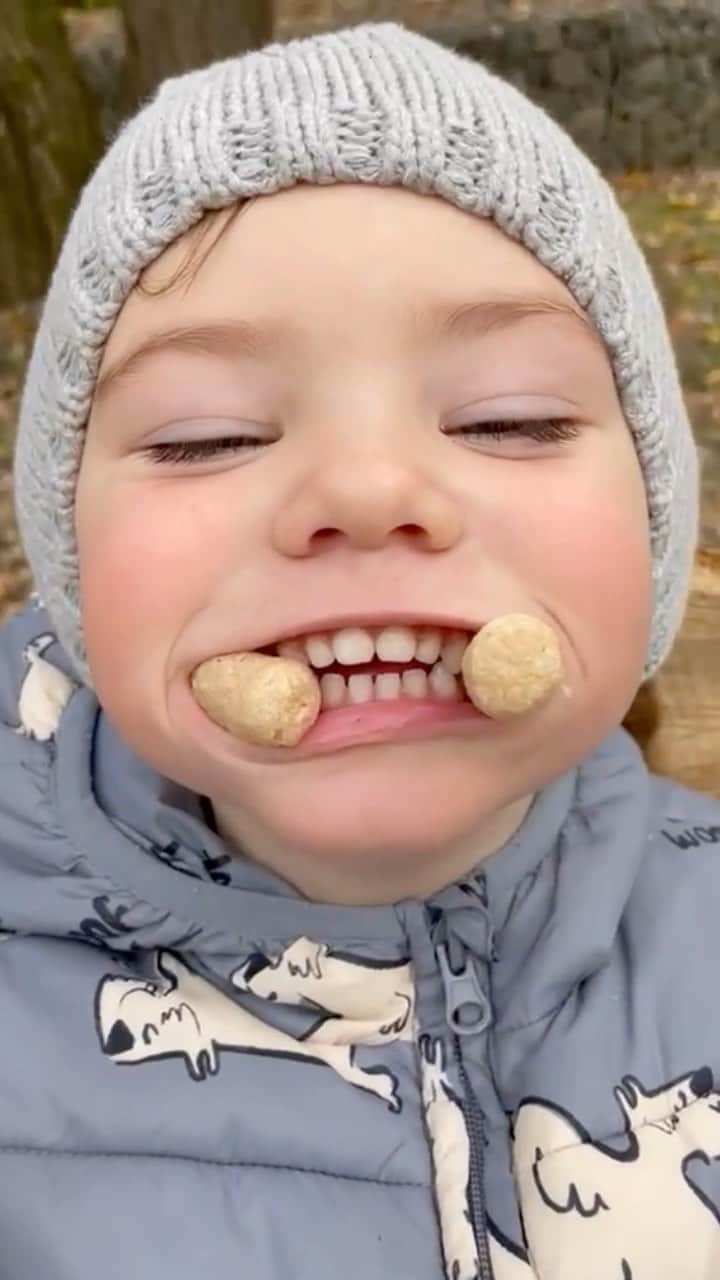 エレーナ・イリニフのインスタグラム：「Заряжаемся на трудовую недельку и не грустим 😂💪🏽」