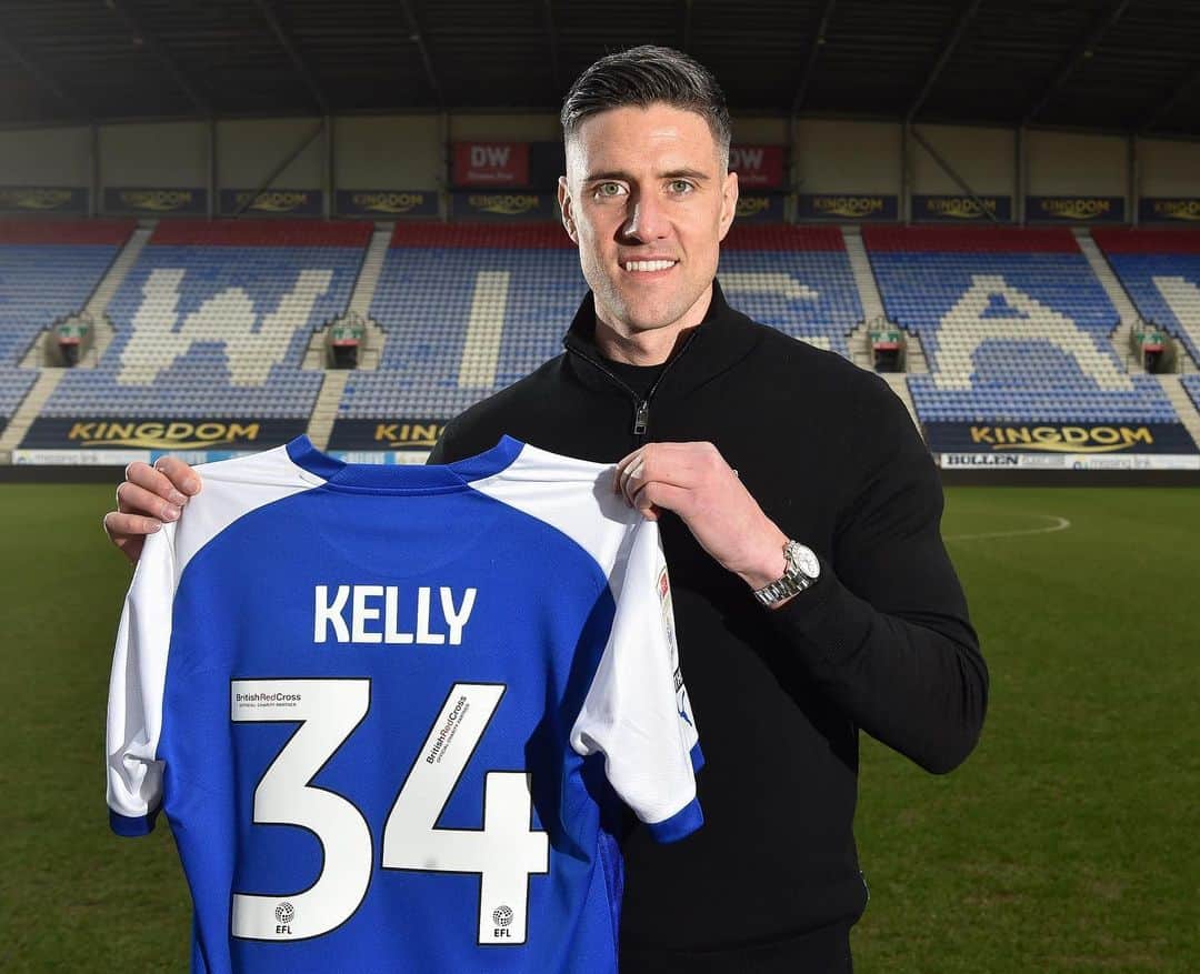 マーティン・ケリーのインスタグラム：「Wishing @WBA the very best for the rest of the season 🫶🤝 Happy to join @LaticsOfficial on loan for the rest of 22/23 season Really looking forward getting out there and enjoying the game I love ⚽️ @laticsofficial  #thetics」