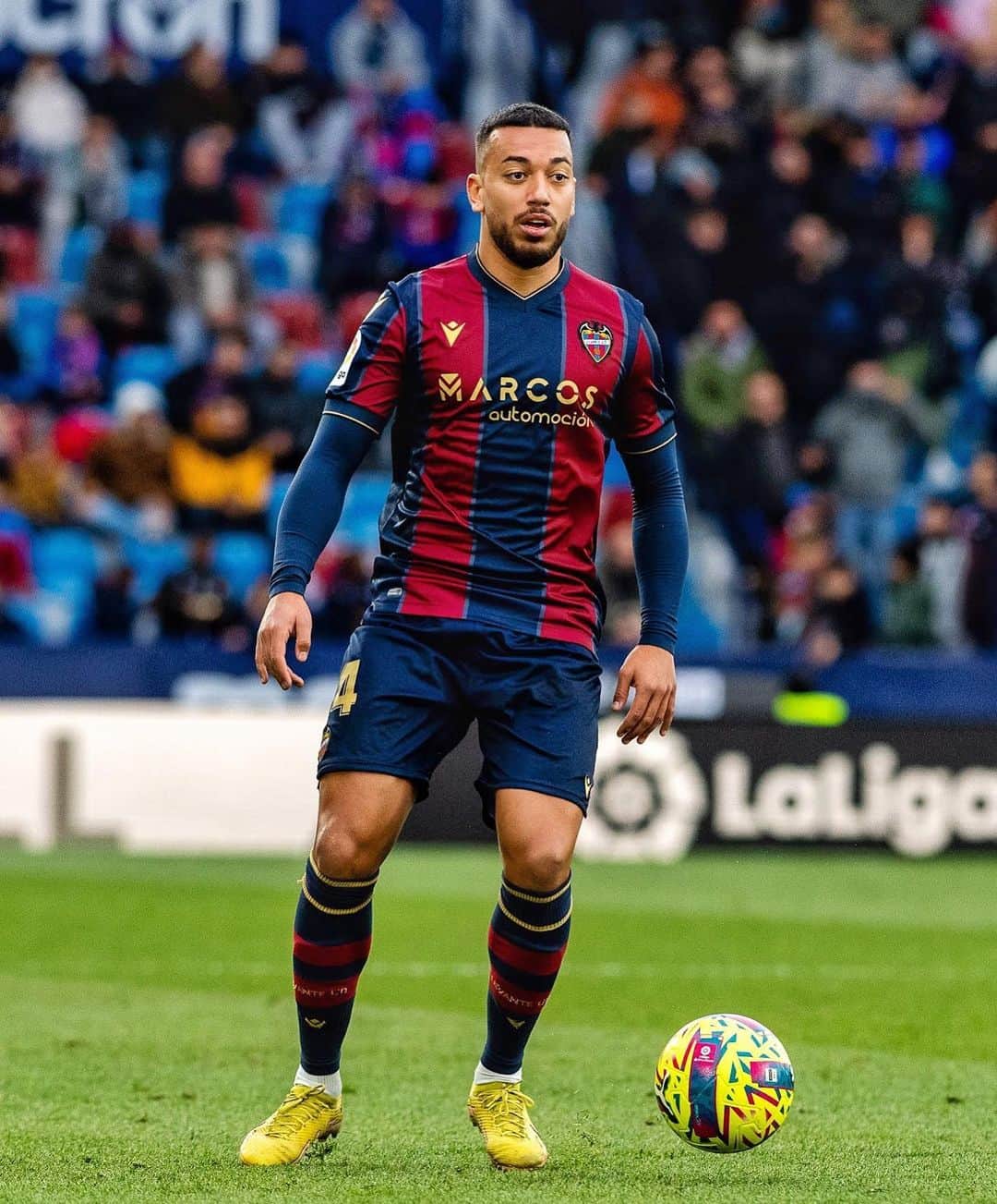 ルベン・ヴェソのインスタグラム：「Clean sheet 🔒 y➕3️⃣🎒😁  Seguimos 📈💯 @levanteud」