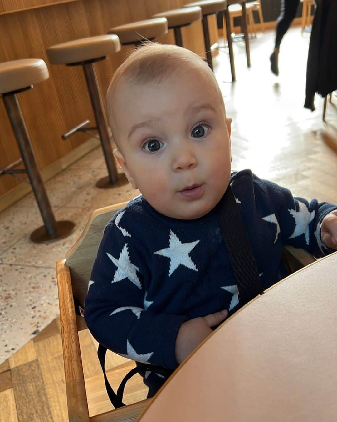 イヴァン・ペリシッチのインスタグラム：「☕️ & 🥐 w my big boy .. #Luka❤️」