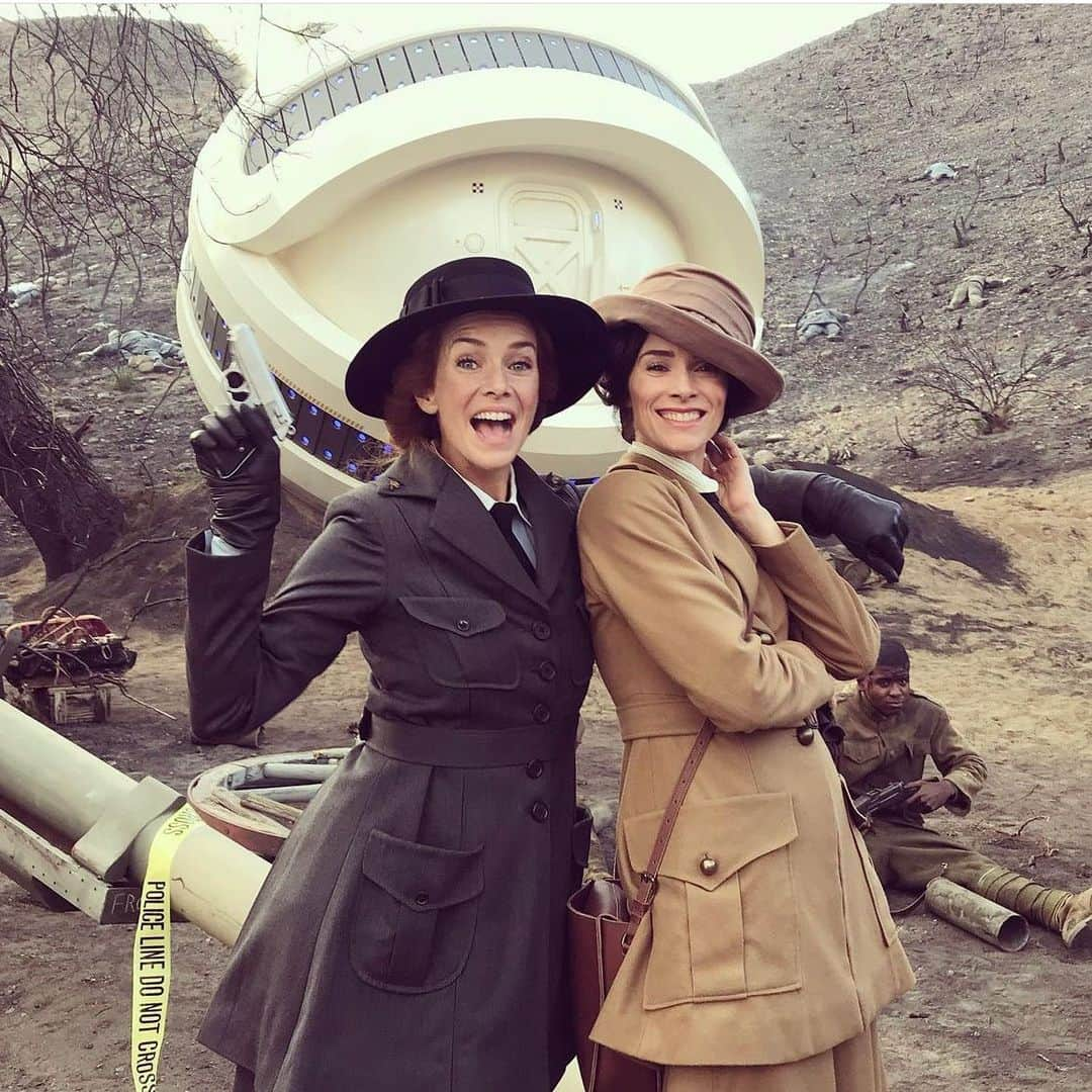 ゴラン・ヴィシュニックさんのインスタグラム写真 - (ゴラン・ヴィシュニックInstagram)「My partner in crime, my time traveler... and always with the smile on...😊... our dear @anniewersching ... oh, how much we miss you... 💔... my condolences to the family... I can't even start to imagine how difficult this must be... #stephenfull our thoughts are with you guys...🙏🏻」1月31日 7時47分 - goran_visnjic