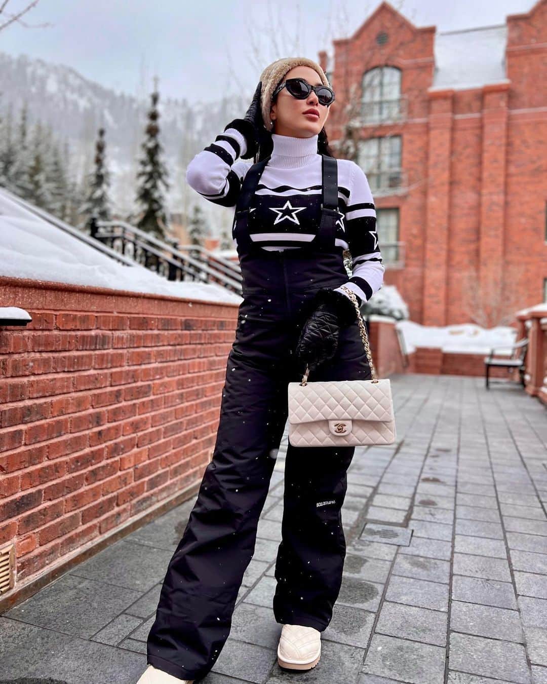 laurag_143さんのインスタグラム写真 - (laurag_143Instagram)「Weekend Recap ❄️ ❄️❄️  Crossing #Aspen off my bucket list 📝 Such a charming place 🧸 Loved the cozy vibes & getting to hang with great people ❤️」1月31日 8時52分 - laurag_143