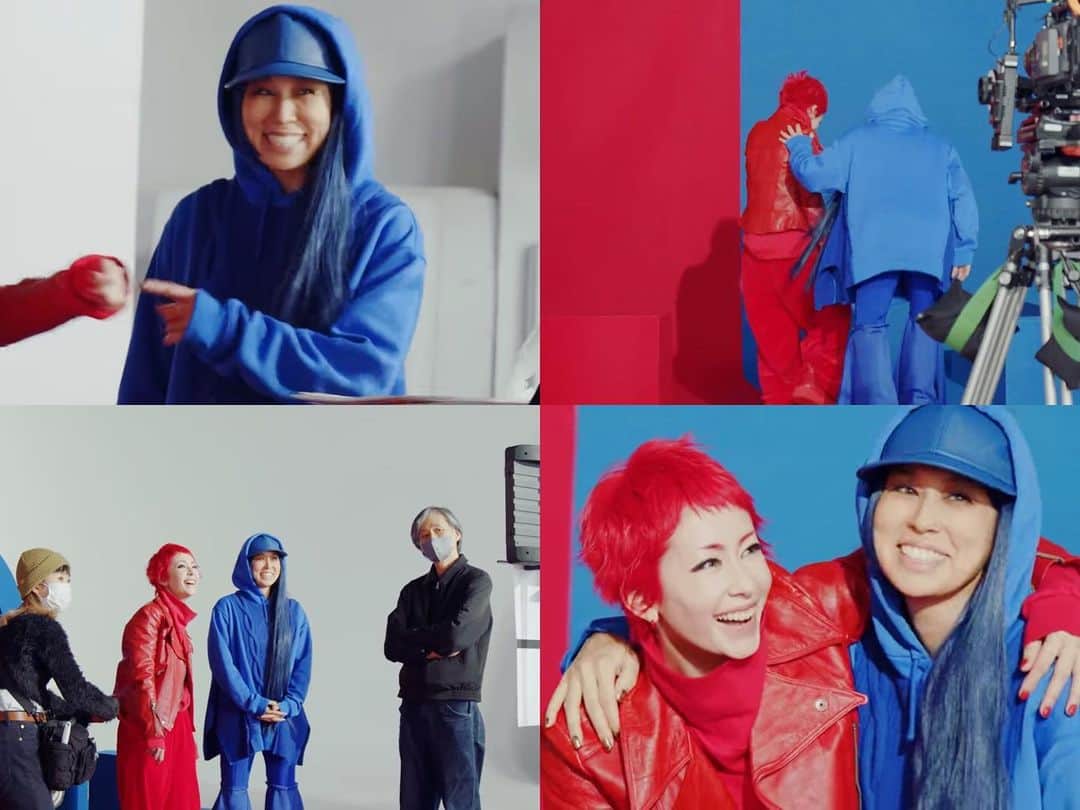 木村カエラのインスタグラム：「MAGNETIC feat.AI musicVideo メイキング公開されました。 わちゃわちゃしてて楽しそう🤣 ストーリーズにリンク貼っておきました🧲 @officialai  #MAGNETIC」