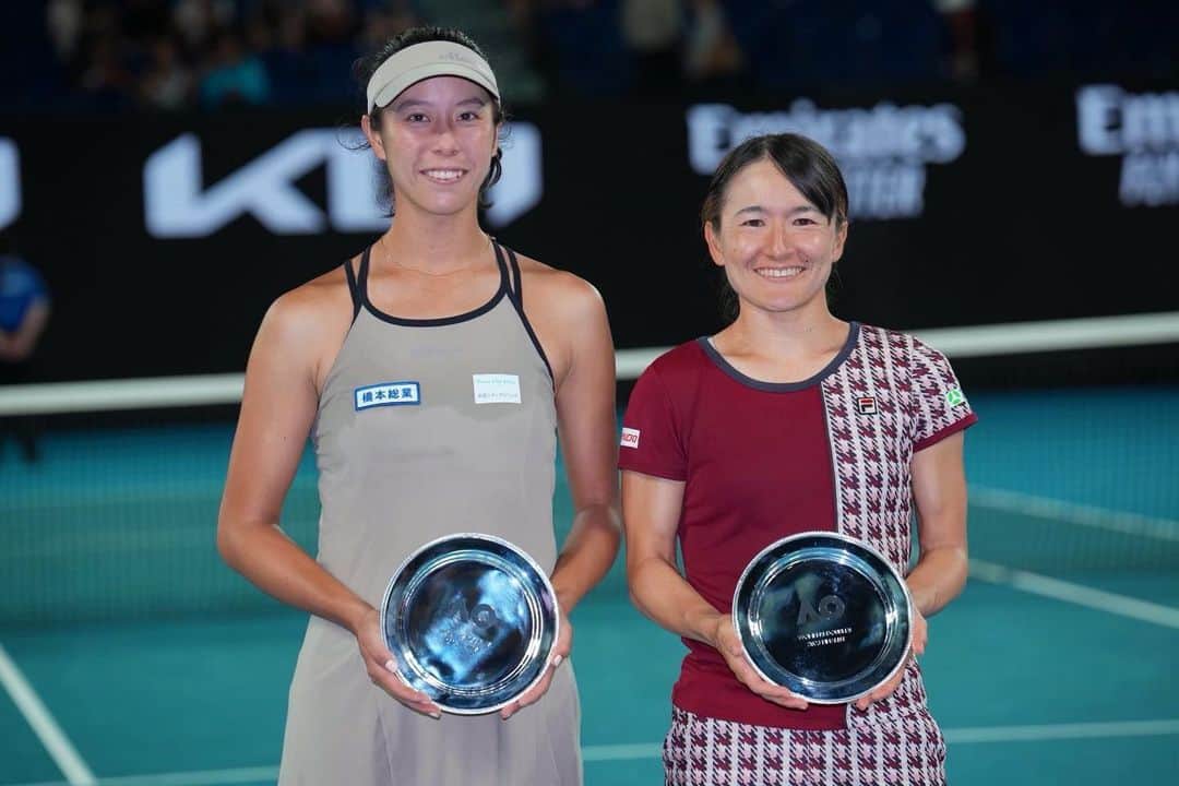 柴原瑛菜のインスタグラム：「🇦🇺AO 2023 FINALISTS🎾🔥  ✨What an incredible two weeks it has been!🤩 Although we came up a bit short in the end, it was truly an experience I will never forget🙏💕  ❣️Thank you everyone for all of your sweet messages🥰 Your support and kind words mean the world to me💙  皆さん、 本当に応援ありがとうございました😊 皆さんの温かいメッセージが力になりました🥰💪 この次も優勝を頑張ります！ また応援よろしくお願いします🙏  #AO2023 #AusOpen  📸: Hiroshi Sato」