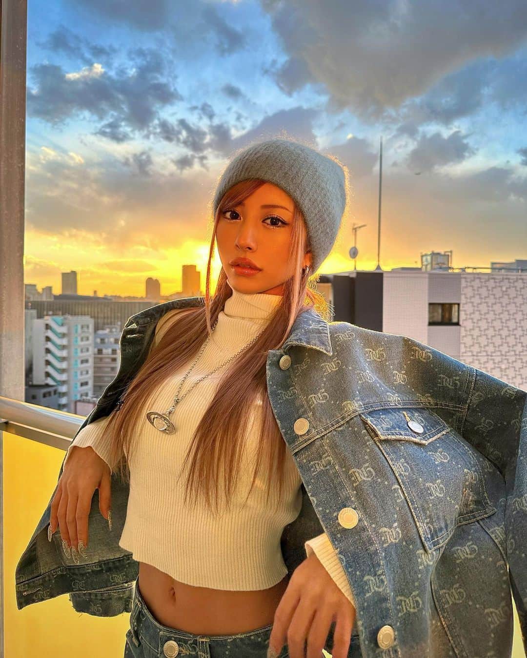 華のインスタグラム：「年明けて1ヶ月経つのか〜早いねえ 今月も頑張れたし来月はもっと頑張るぞ🫧 初心を忘れず 感謝の気持ちで🫶」
