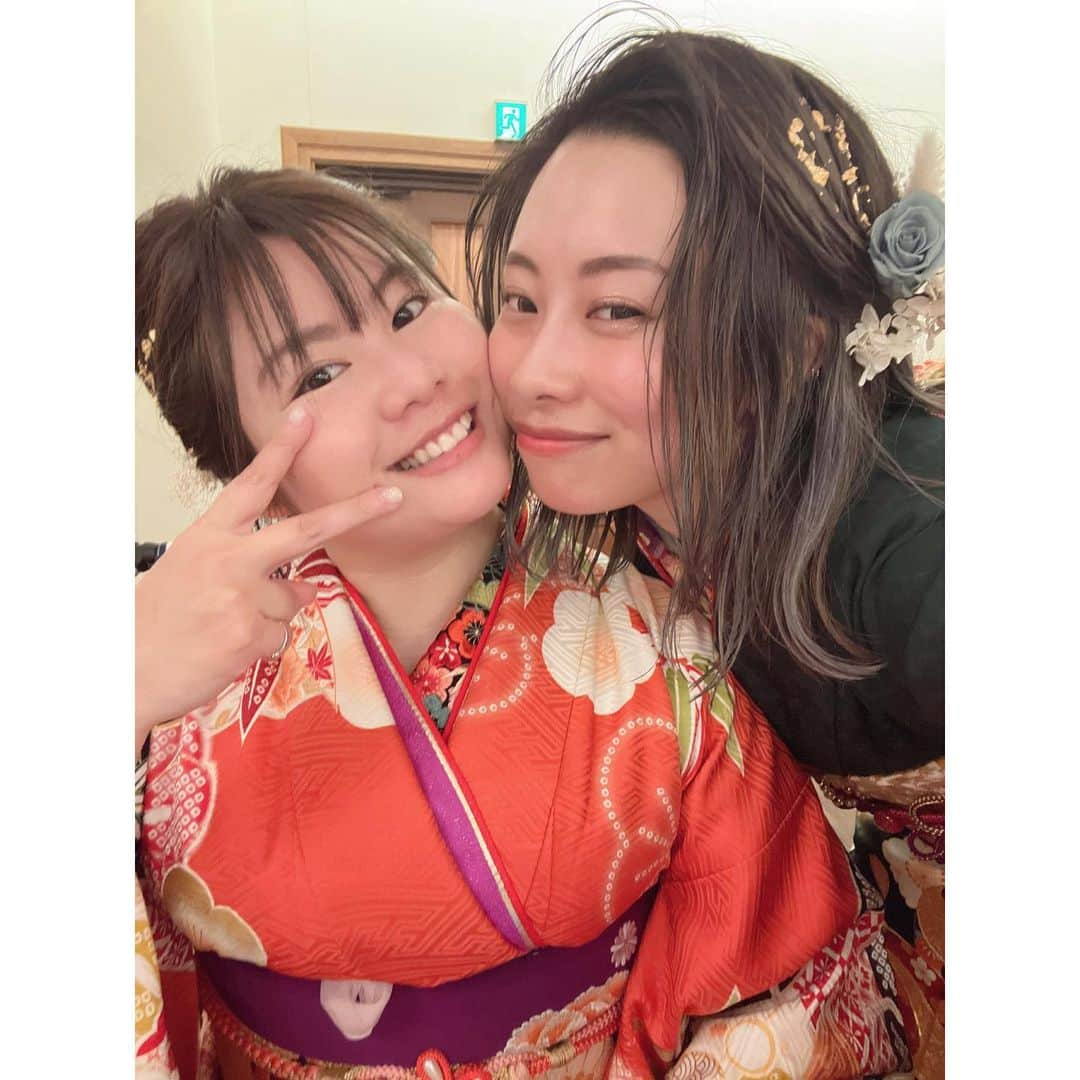 中村蘭香さんのインスタグラム写真 - (中村蘭香Instagram)「ゆいの妹の みゆうとだいきの結婚式👰‍♀️🤵‍♂️❤️ YouTube上がってるから見てね✨  ほんまに感動の嵐😂  人生初めての参加した結婚式が みゆうとだいきでよかった。 感動をありがとう。 いつまでも仲良し夫婦でいてね。 らんはどっちもの味方です。 何があっても。この先ずっと。  振袖ありがとうございました❤️ めーーちゃくちゃどタイプな振袖で 気分ずっとルンルンでした✨ @takazen_sakai」1月31日 19時02分 - ran_starys