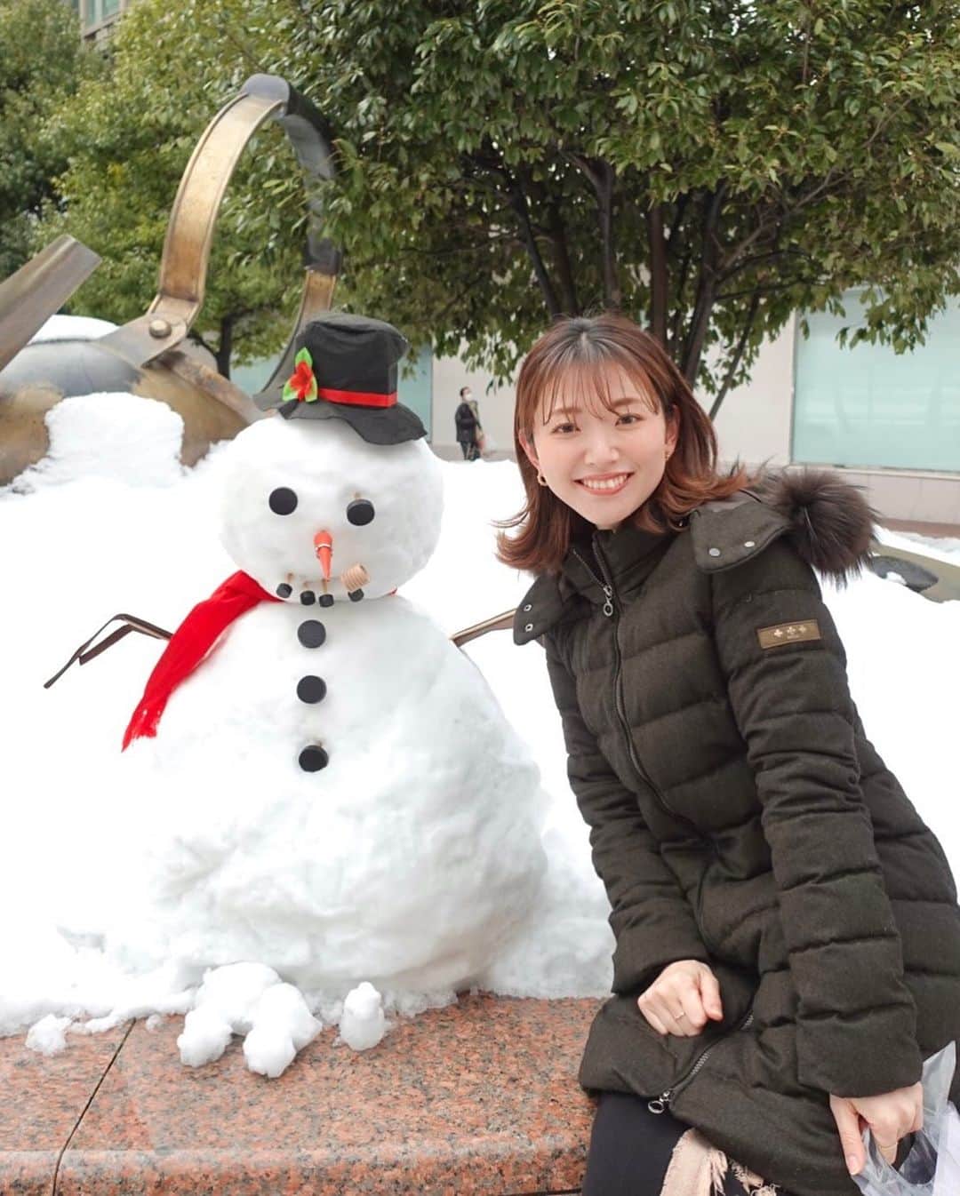 的場絢香さんのインスタグラム写真 - (的場絢香Instagram)「* ⁡ 雪だるま見つけた！ かわいい~☃️♡ ⁡ ⁡ 年が明けてもう1ヶ月が経とうとしている 時の流れのはやさに驚いております…！  ⁡_ _ _ #金沢 #金沢駅 #雪だるま」1月31日 19時07分 - ayaka_matoba