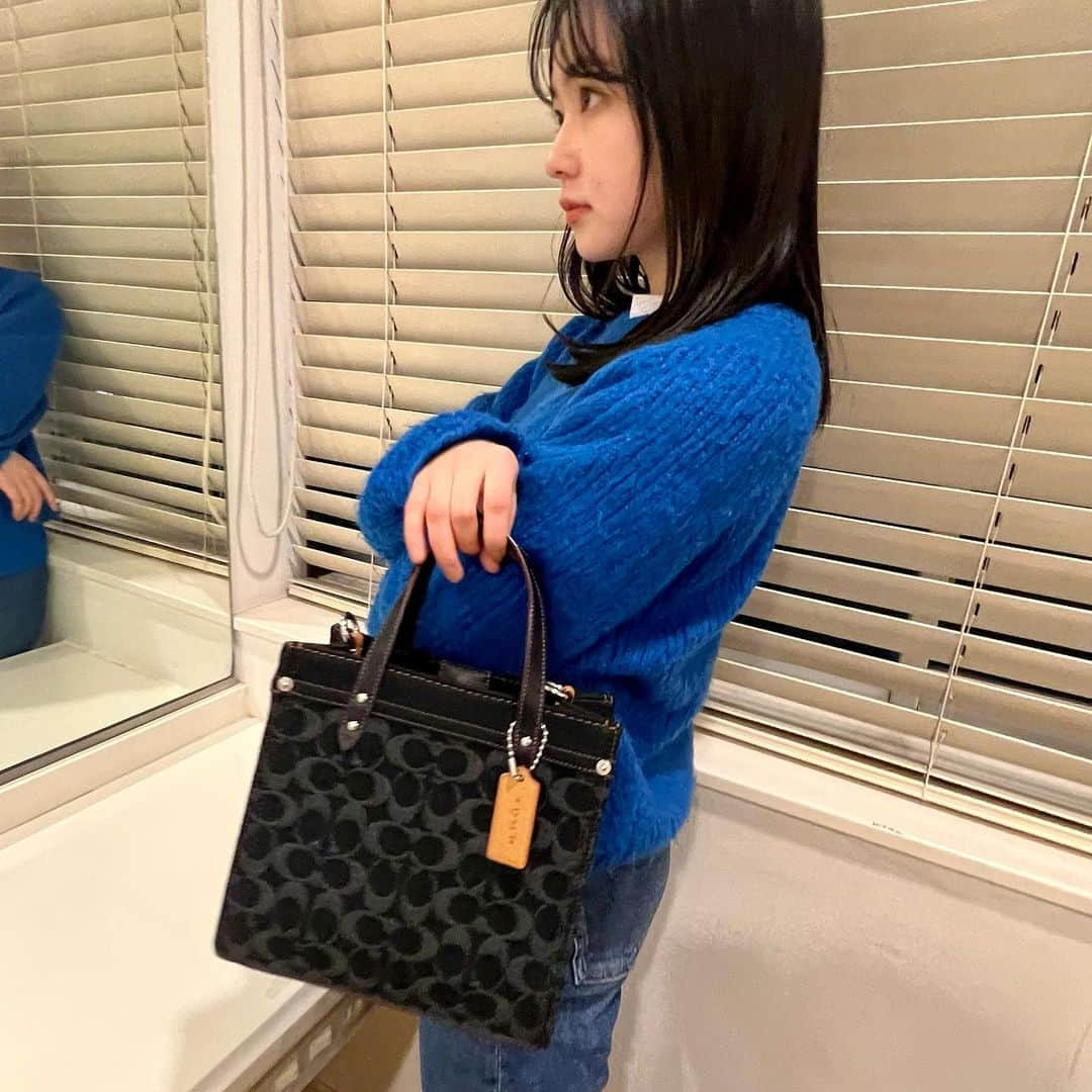 山田杏奈さんのインスタグラム写真 - (山田杏奈Instagram)「かっちりした形でデニムというのがなんともツボ〜 #CoachJapan #CoachNY #コーチデニム」1月31日 19時46分 - anna_yamada_