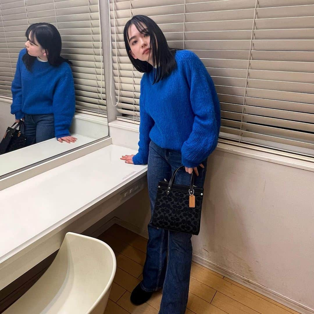 山田杏奈さんのインスタグラム写真 - (山田杏奈Instagram)「かっちりした形でデニムというのがなんともツボ〜 #CoachJapan #CoachNY #コーチデニム」1月31日 19時46分 - anna_yamada_