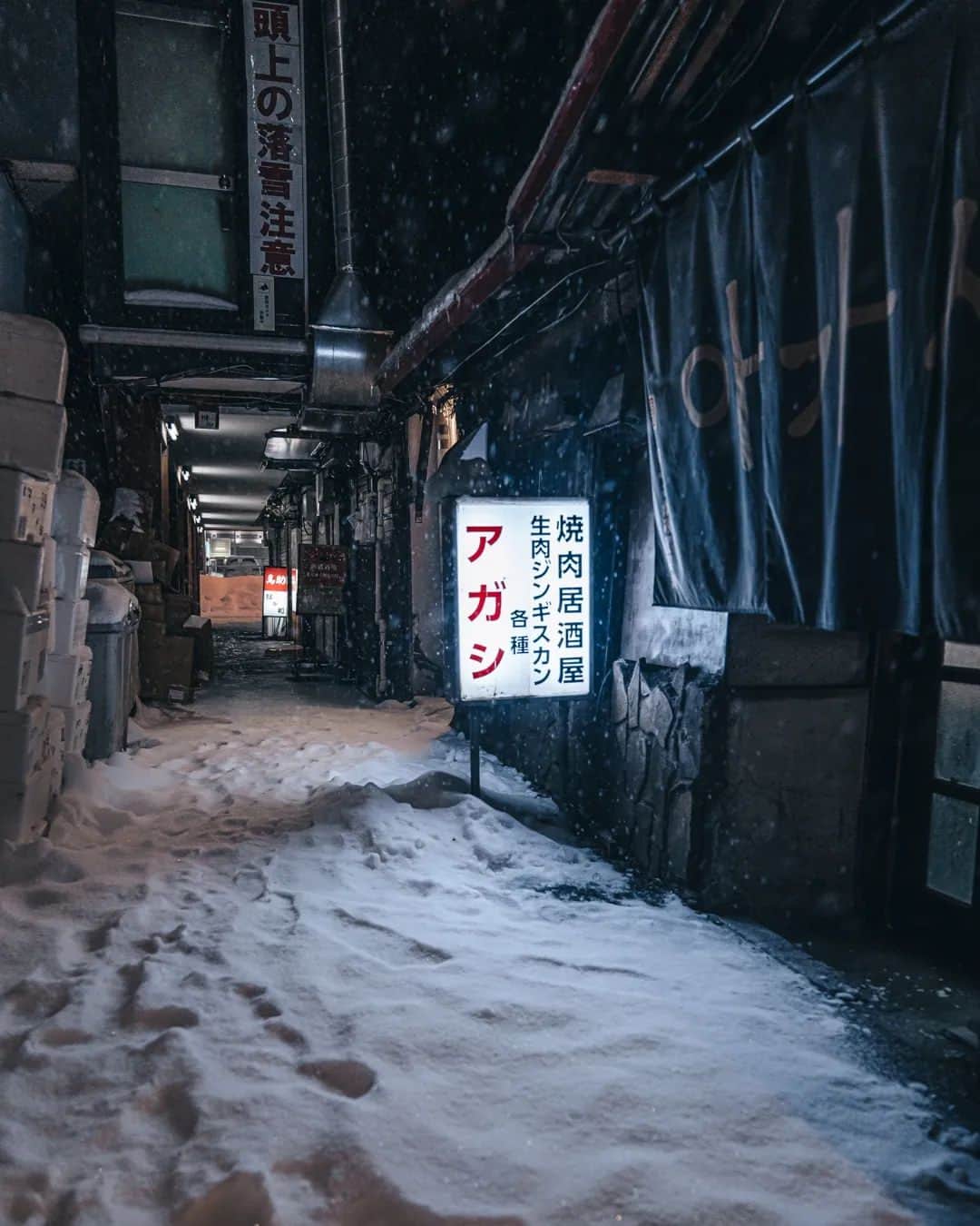 deepskyさんのインスタグラム写真 - (deepskyInstagram)「Northan Impact . I visited Sapporo last week. I've always wanted to capture the snow life out there. Shooting at midnight during snow storm freezed me but worth it.  . . #sapporo #Hokkaido #札幌 #北海道 #すすきの  . . #nightphotography #streetphotography #streets_vison #撮影 #visitjapanjp #japan_city_blues #beautifuldestinations #japan」1月31日 20時01分 - _deepsky