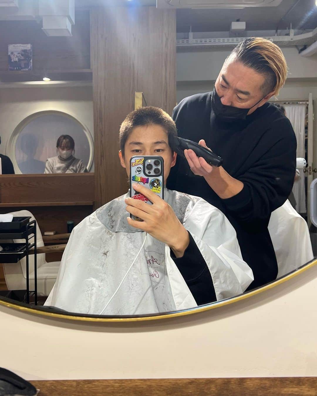 井出遥也さんのインスタグラム写真 - (井出遥也Instagram)「翼から話を聞いた時にやろうと決めてた事をしてきました！ 自分の活躍で少しでもパワーを送ることが出来るように頑張ります。  いちを翼からは似合ってる❤️と連絡もらってます😂笑  #遠藤翼　#親友　#ライバル」1月31日 20時09分 - haruya_ide11